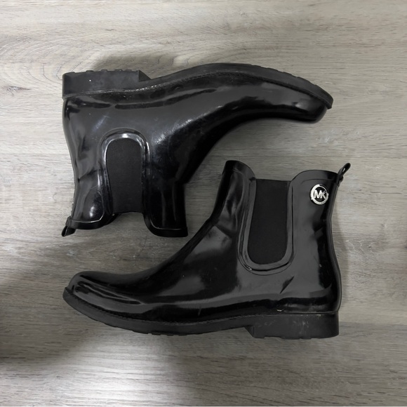Michael Kors rain boots - Picture 1 of 7